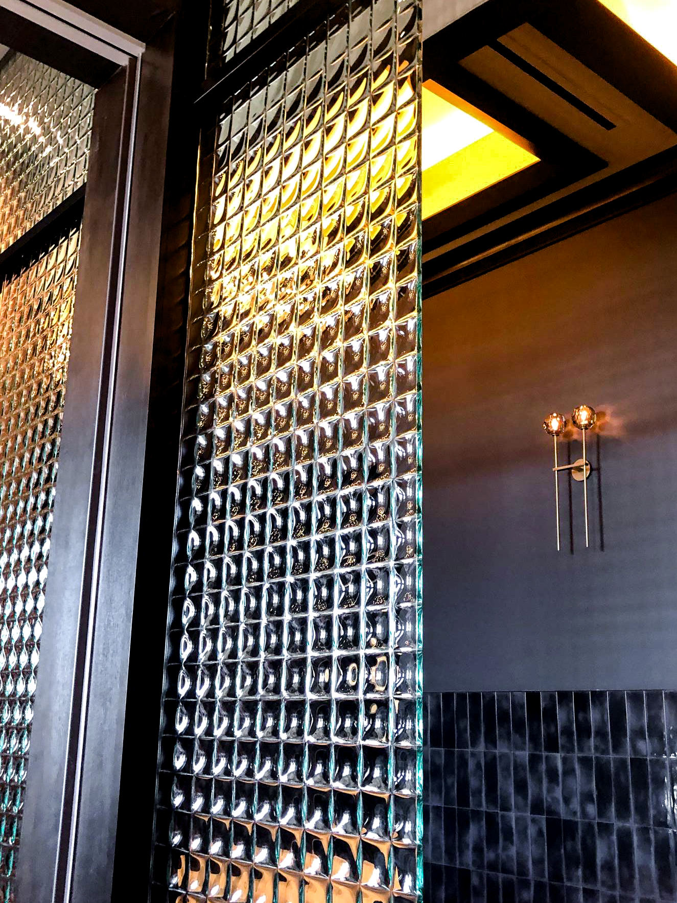 Glass Doors Cube Pattern 2